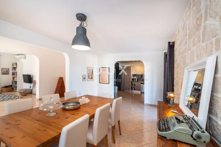 ZADAR, MURVICA GORNJA - Kamena vila s bazenom! Biznis investicija!
