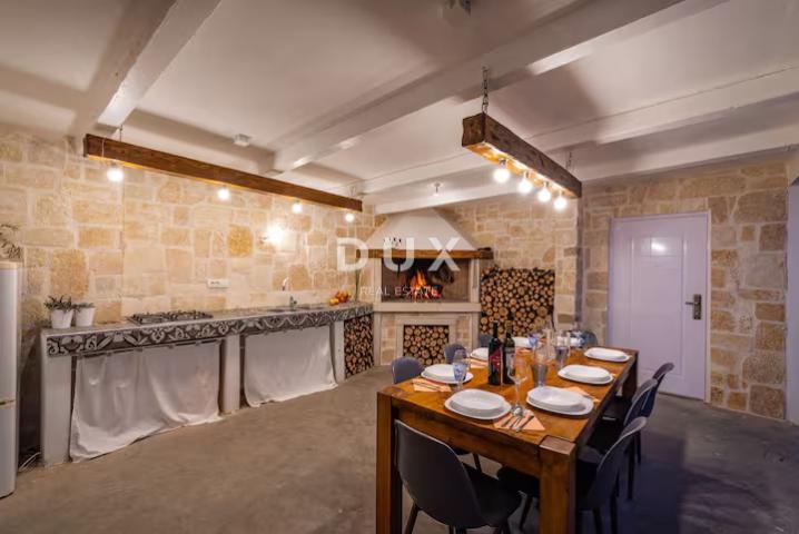 ZADAR, MURVICA GORNJA - Kamena vila s bazenom! Biznis investicija!