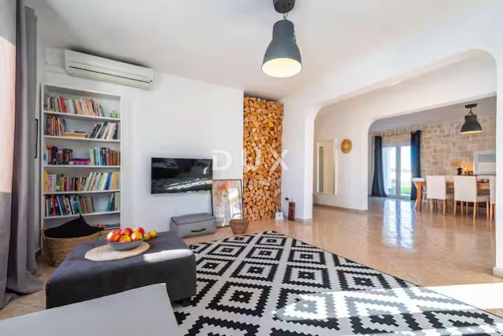 ZADAR, MURVICA GORNJA - Kamena vila s bazenom! Biznis investicija!