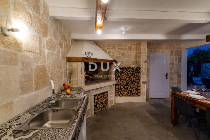 ZADAR, MURVICA GORNJA - Kamena vila s bazenom! Biznis investicija!