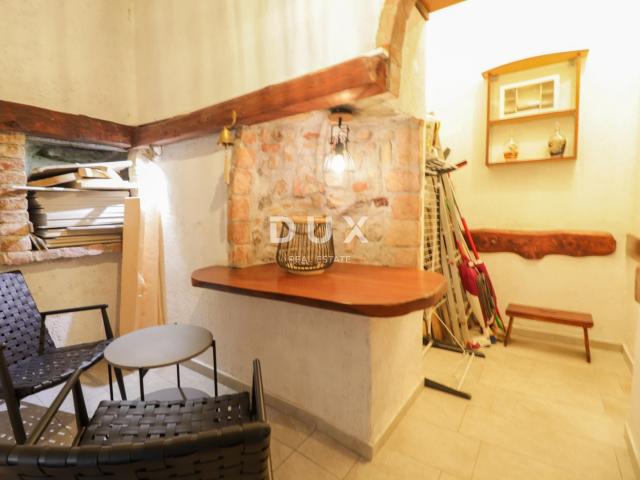 OPATIJA, CENTAR - studio apartman u povijesnoj vili drugi red do mora, UREĐEN!