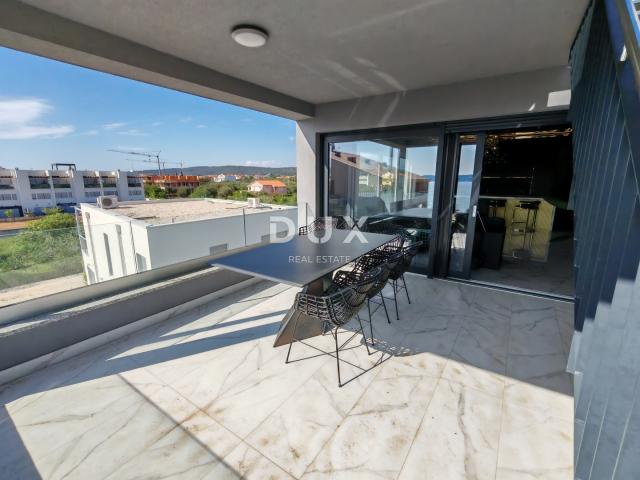 ZADAR, SUKOŠAN - Luksuzno namješten penthouse 50 m od plaže!