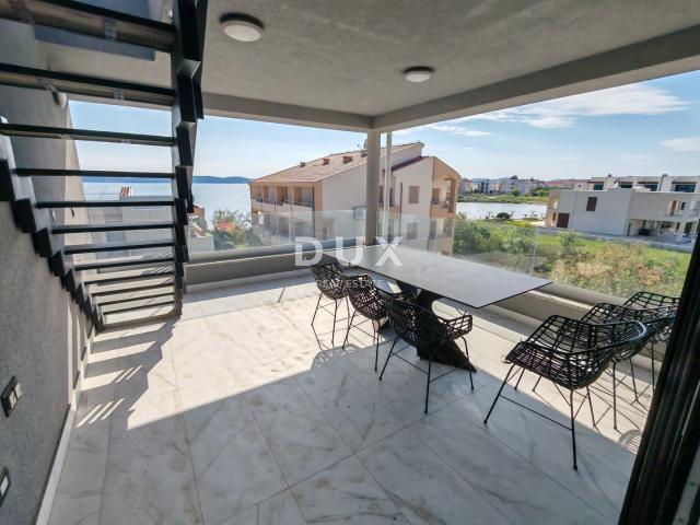 ZADAR, SUKOŠAN - Luksuzno namješten penthouse 50 m od plaže!