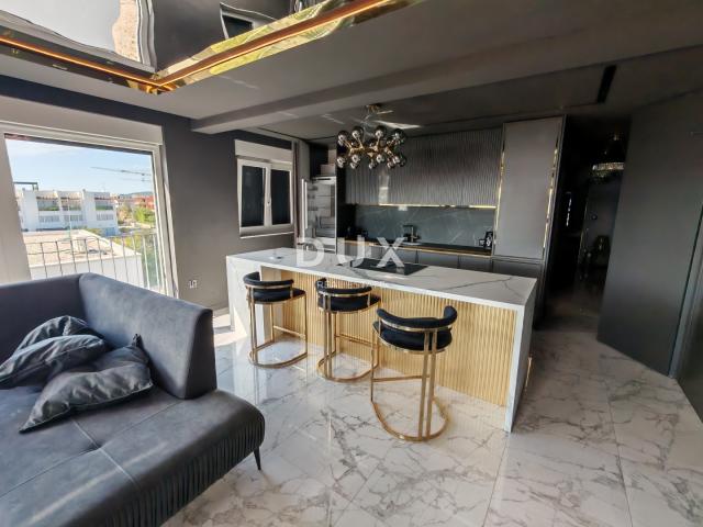 ZADAR, SUKOŠAN - Luksuzno namješten penthouse 50 m od plaže!
