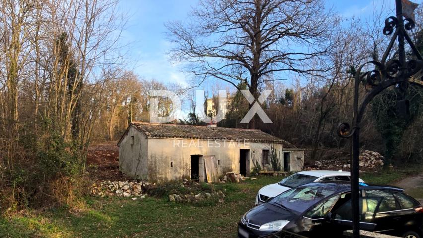 ISTRA, LABIN - Imanje s dvije samostojeće kamene kuće