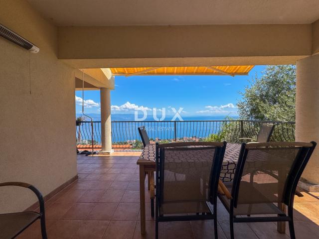 OPATIJA, LOVRAN - samostojeća kuća s garažom i panoramskim pogledom na more, PRILIKA