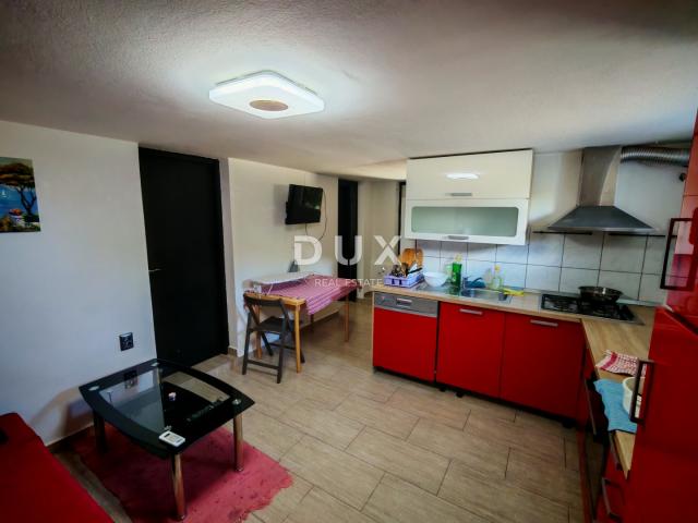 ZADAR, MASLENICA - Kuća s 4 apartmana, 10 spavaćih soba s pogledom na more!