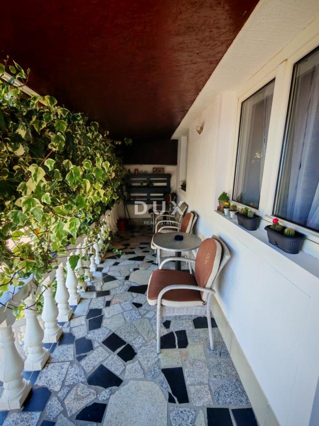 ZADAR, MASLENICA - Kuća s 4 apartmana, 10 spavaćih soba s pogledom na more!