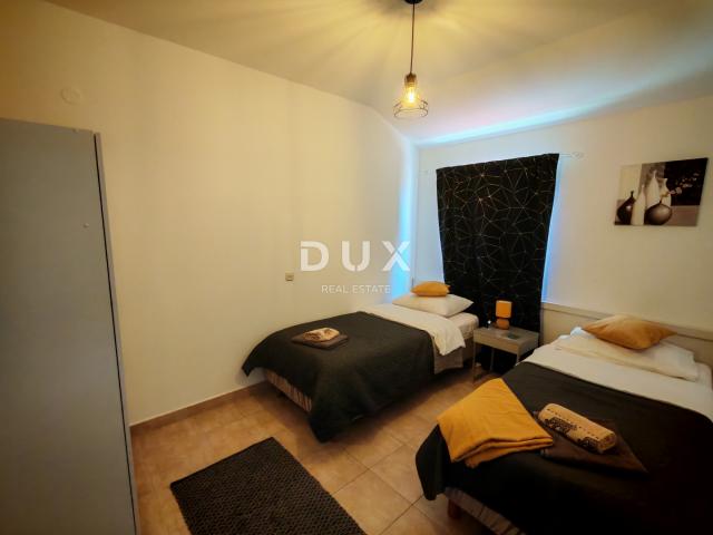 ZADAR, MASLENICA - Kuća s 4 apartmana, 10 spavaćih soba s pogledom na more!
