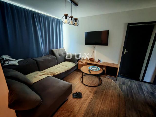 ZADAR, MASLENICA - Kuća s 4 apartmana, 10 spavaćih soba s pogledom na more!
