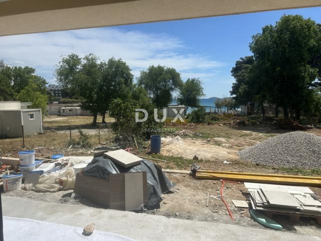 VODICE – 3SS+DB stan s vrtom i pogledom na more, 70 m od mora i plaže