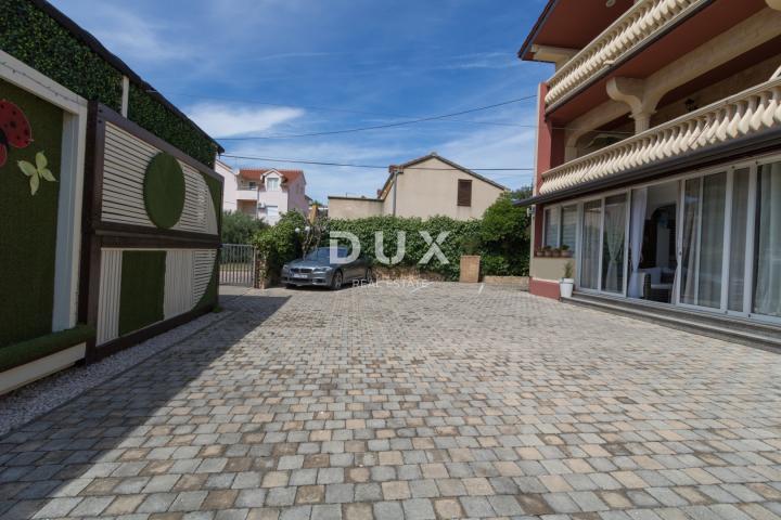 DALMACIJA, VODICE - Apartmanska kuća 