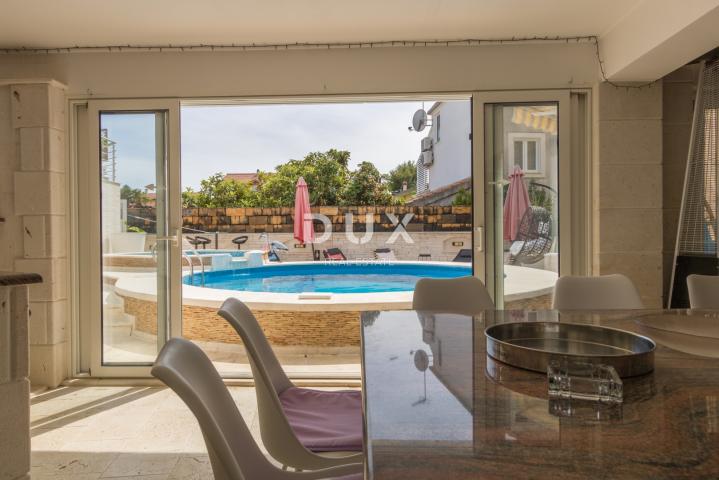 DALMACIJA, VODICE - Apartmanska kuća 