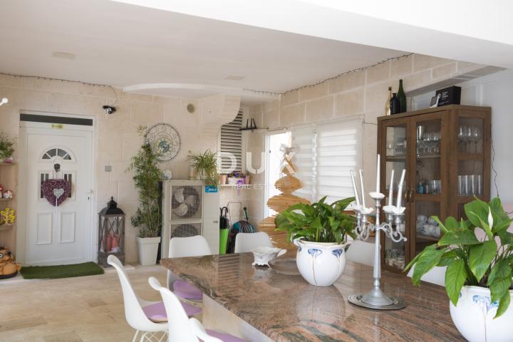 DALMACIJA, VODICE - Apartmanska kuća 