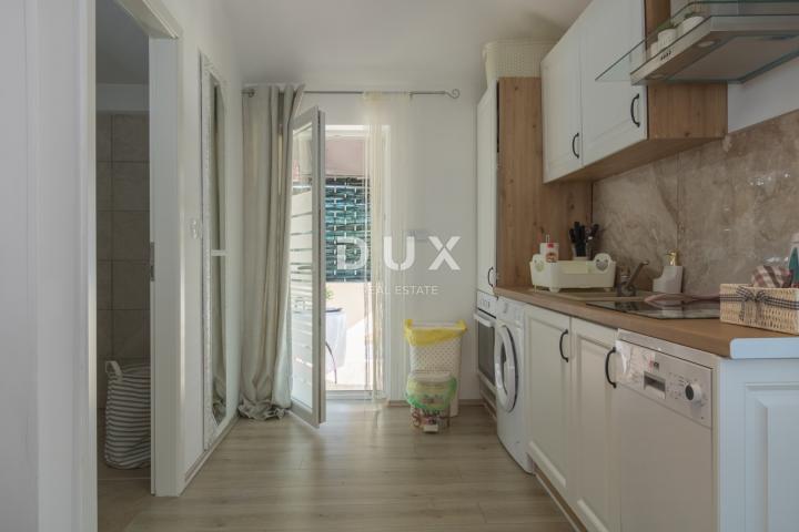 DALMACIJA, VODICE - Apartmanska kuća 
