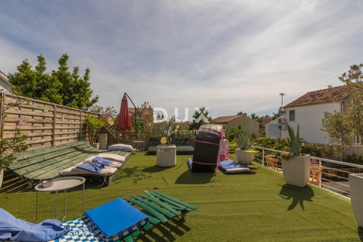 DALMACIJA, VODICE - Apartmanska kuća 