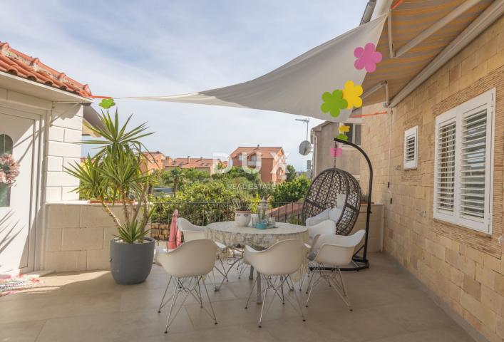 DALMACIJA, VODICE - Apartmanska kuća 