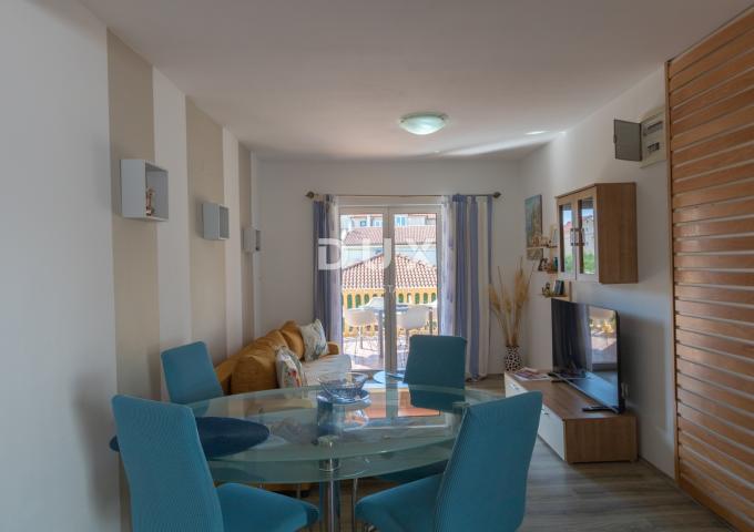 DALMACIJA, VODICE - Apartmanska kuća 