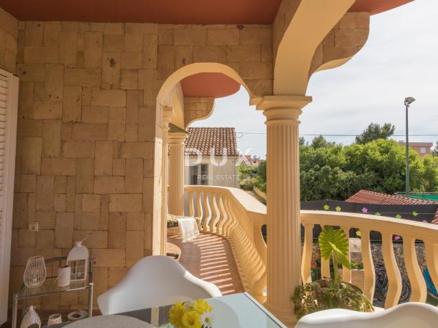 DALMACIJA, VODICE - Apartmanska kuća 