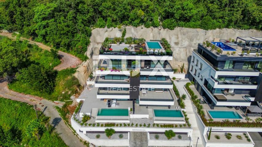 OPATIJA, CENTAR - veći stan u vrhunskoj novogradnji s garažom i panoramskim pogledom na more, TOP
