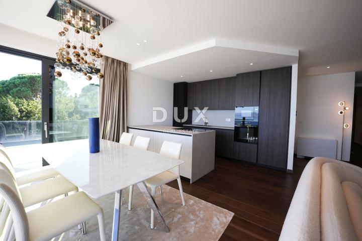 OPATIJA, CENTAR - veći stan u vrhunskoj novogradnji s garažom i panoramskim pogledom na more, TOP