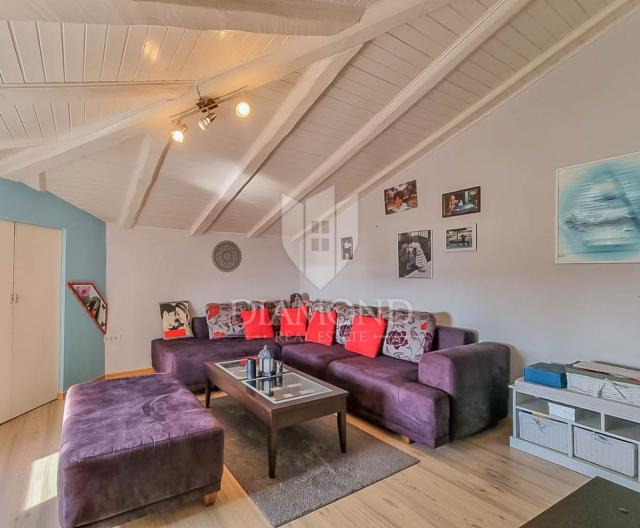 Umag, apartmanska kuća 1. red do mora!