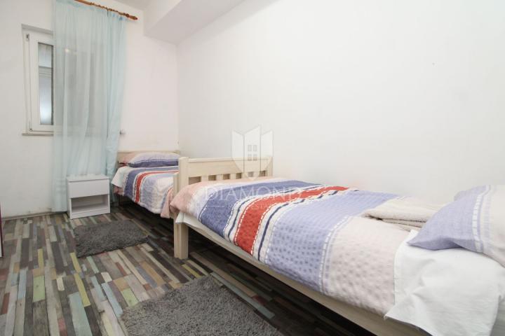 Kršan, okolica, obiteljska kuća u prekrasnoj prirodi