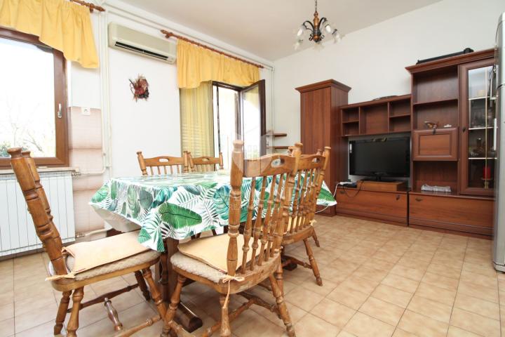 Kršan, okolica, obiteljska kuća u prekrasnoj prirodi