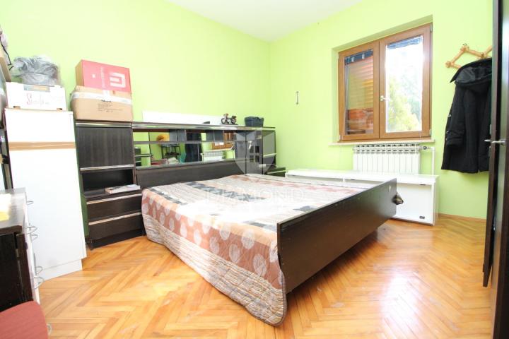 Kršan, okolica, obiteljska kuća u prekrasnoj prirodi