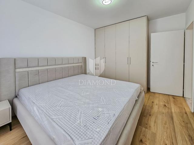 Umag! Opremljena moderna kuća s bazenom blizu mora!
