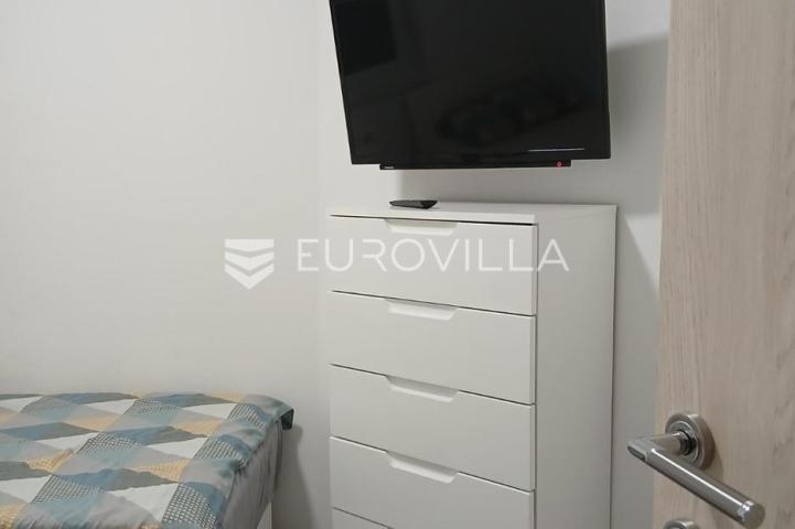 Vir, trosoban stan u prizemlju s vrtom na izvrsnoj lokaciji
