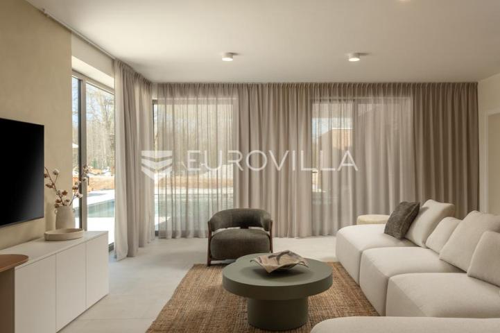 Istra, Labin, vrhunska moderna villa D, grijani bazen 48 m², 2365 m² uređene okućnice