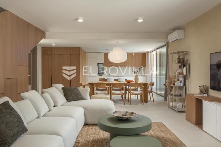 Istra, Labin, vrhunska moderna villa D, grijani bazen 48 m², 2365 m² uređene okućnice