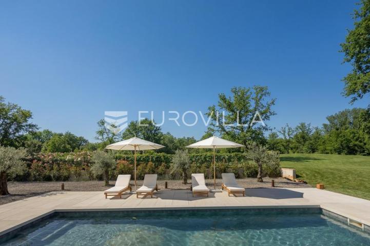 Istra, Labin, vrhunska moderna villa D, grijani bazen 48 m², 2365 m² uređene okućnice