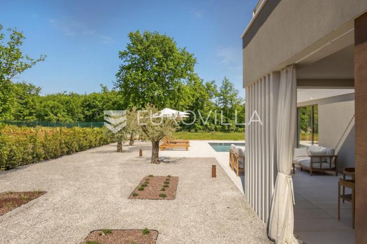Istra, Labin, vrhunska moderna villa D, grijani bazen 48 m², 2365 m² uređene okućnice