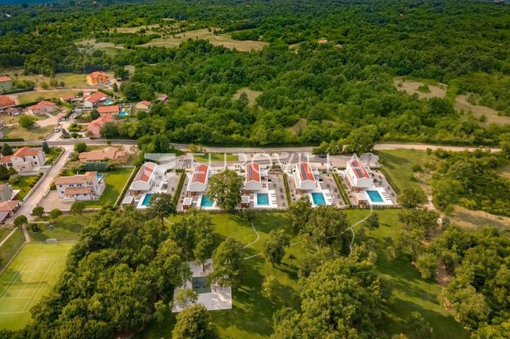 Istra, Labin, vrhunska moderna villa D, grijani bazen 48 m², 2365 m² uređene okućnice