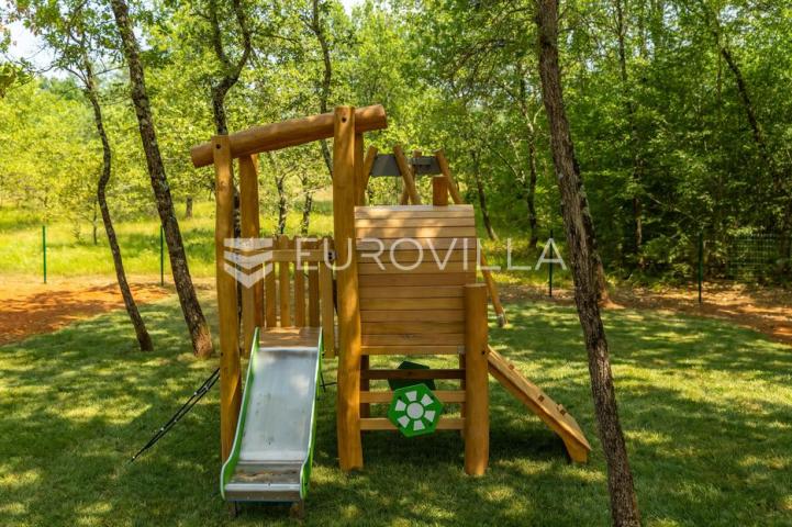 Istra, Labin, vrhunska moderna villa D, grijani bazen 48 m², 2365 m² uređene okućnice