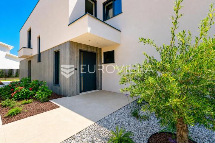 Kostrena, Rožići, ekskluzivan penthouse 200 m², panoramski pogled na more