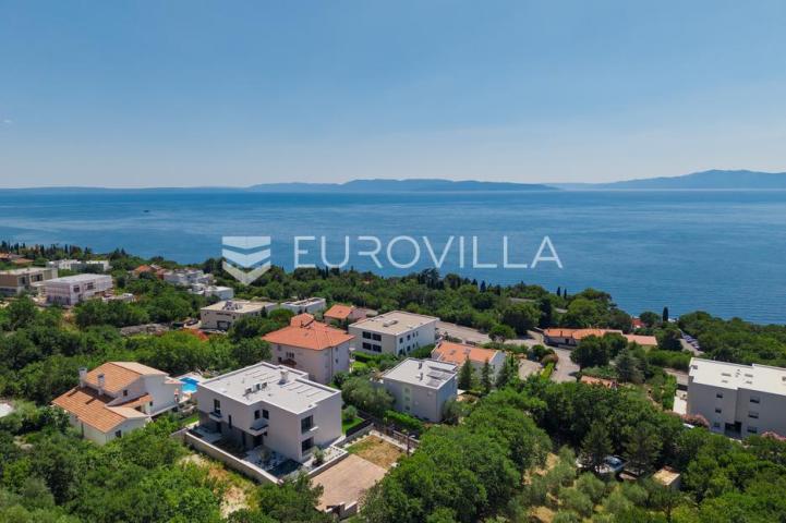 Kostrena, Rožići, ekskluzivan penthouse 200 m², panoramski pogled na more