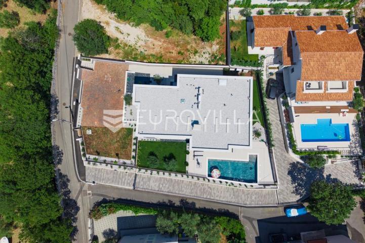 Kostrena, Rožići, ekskluzivan penthouse 200 m², panoramski pogled na more