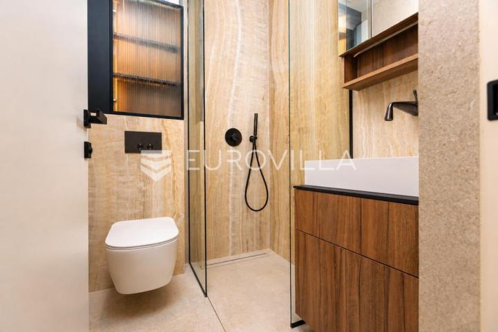 Kostrena, Rožići, ekskluzivan penthouse 200 m², panoramski pogled na more