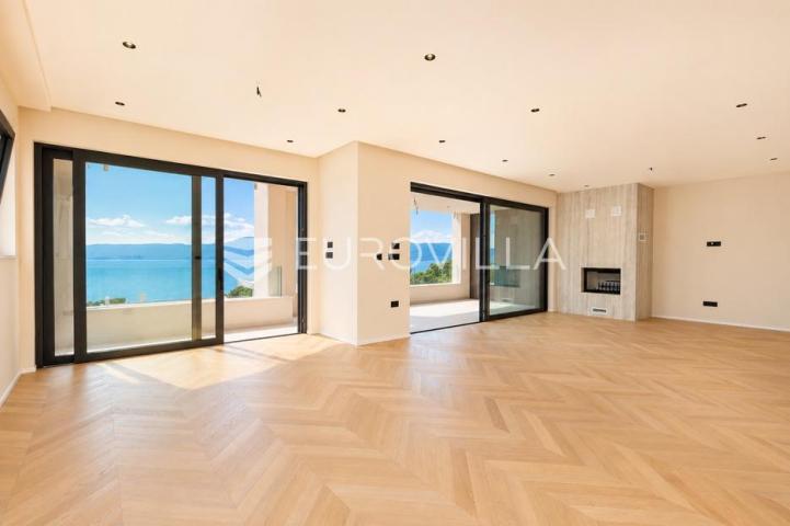 Kostrena, Rožići, ekskluzivan penthouse 200 m², panoramski pogled na more