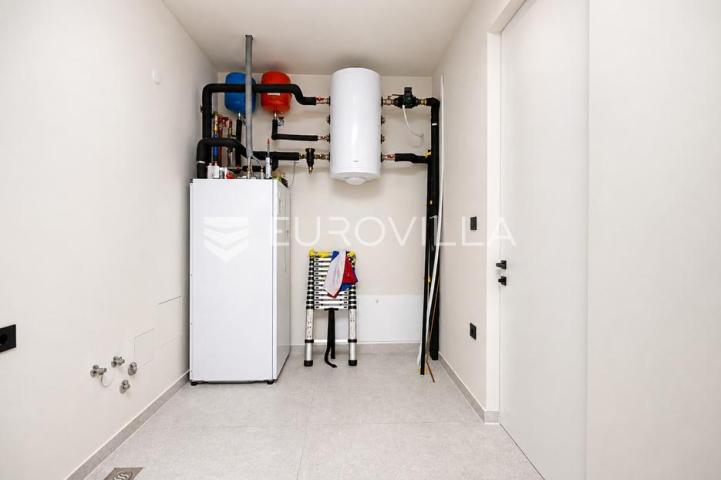 Kostrena, Rožići, ekskluzivan penthouse 200 m², panoramski pogled na more