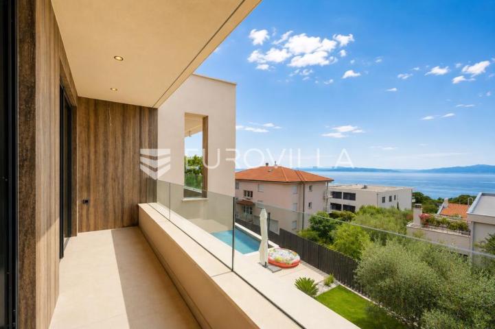Kostrena, Rožići, ekskluzivan penthouse 200 m², panoramski pogled na more