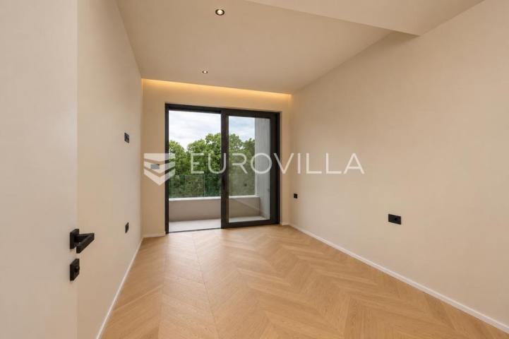 Kostrena, Rožići, ekskluzivan penthouse 200 m², panoramski pogled na more