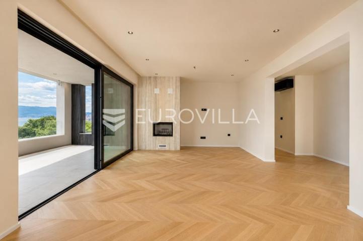 Kostrena, Rožići, ekskluzivan penthouse 200 m², panoramski pogled na more