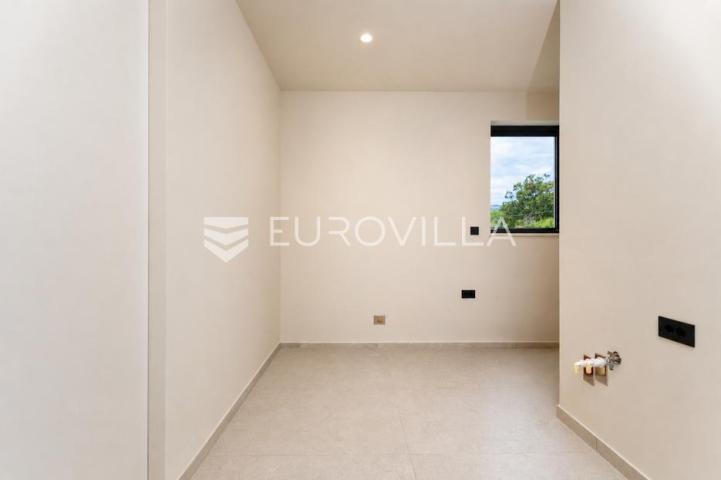 Kostrena, Rožići, ekskluzivan penthouse 200 m², panoramski pogled na more