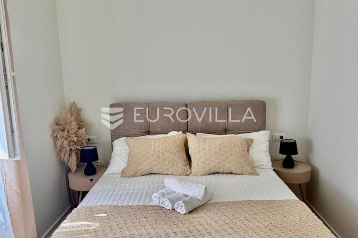 Kaštel Novi, novouređen dvosobna stan