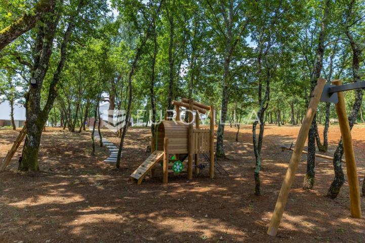 Istra, Labin, vrhunska moderna villa C, grijani bazen 48 m², 2386 m² uređene okućnice