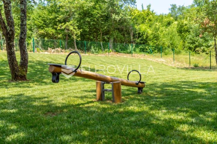 Istra, Labin, vrhunska moderna villa C, grijani bazen 48 m², 2386 m² uređene okućnice